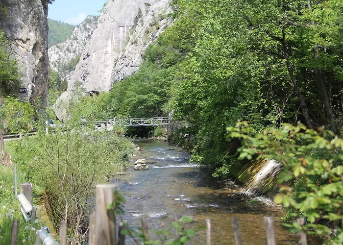 Maison Des Gorges, Ferienhaus, Optimal 2 - 4 Pers Max 6 Pers Сasa de vacaciones *